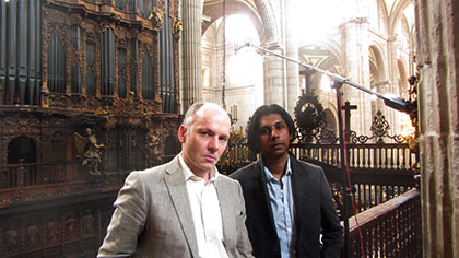 Jürgen Essl und Jeremy Joseph in der Kathedrale von Mexico